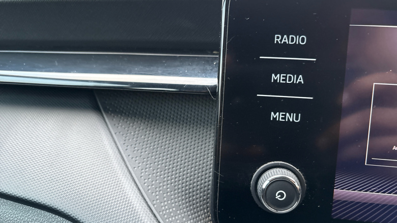 Skoda Fabia 1.0 MPI 80 SE Comfort 5dr Petrol Hatchback